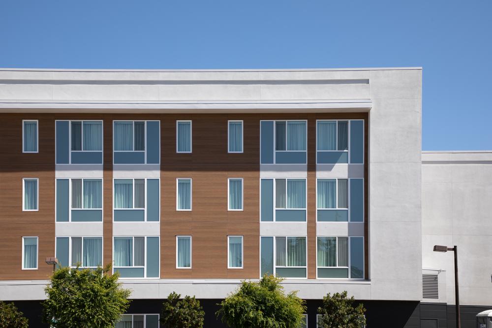 Sunnyvale Homewood Suites utilizing Nichiha&rsquo;s fiber cement cladding through modular construction.