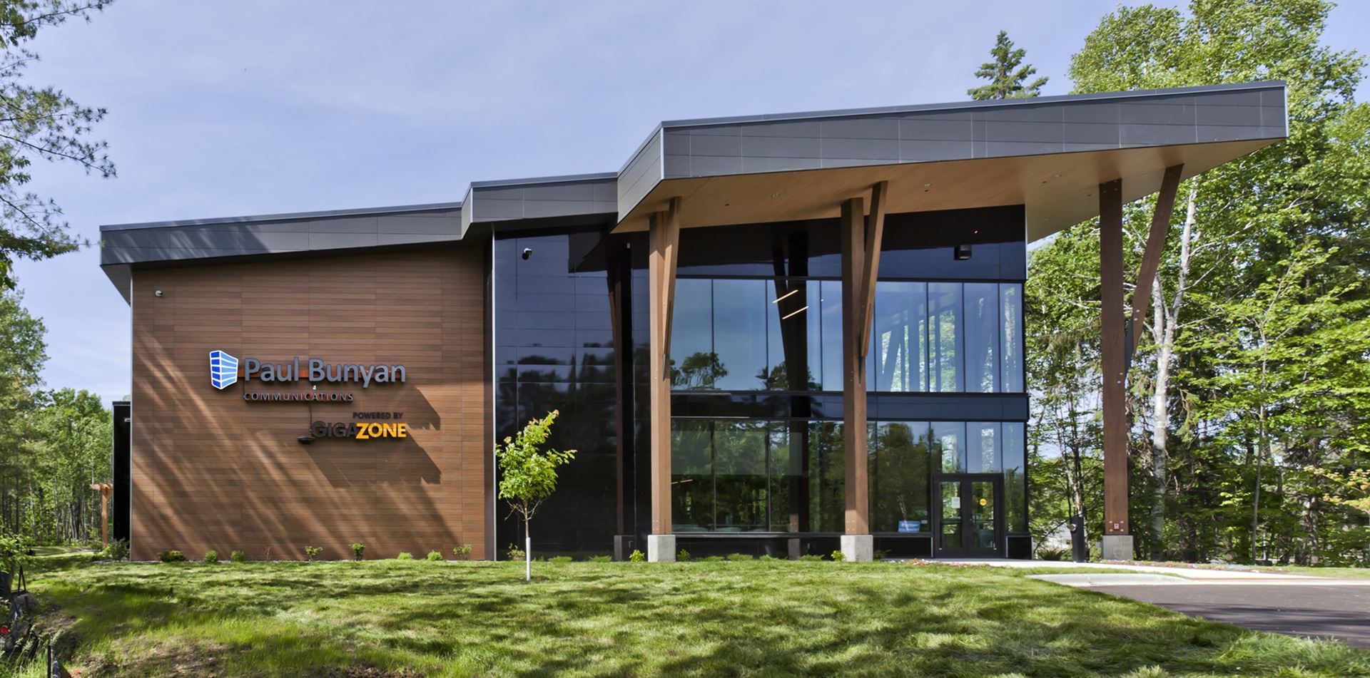 Paul Bunyan Communications with Miraia panels in Onyx
